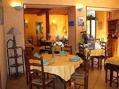 Le Saint Clement Hotel