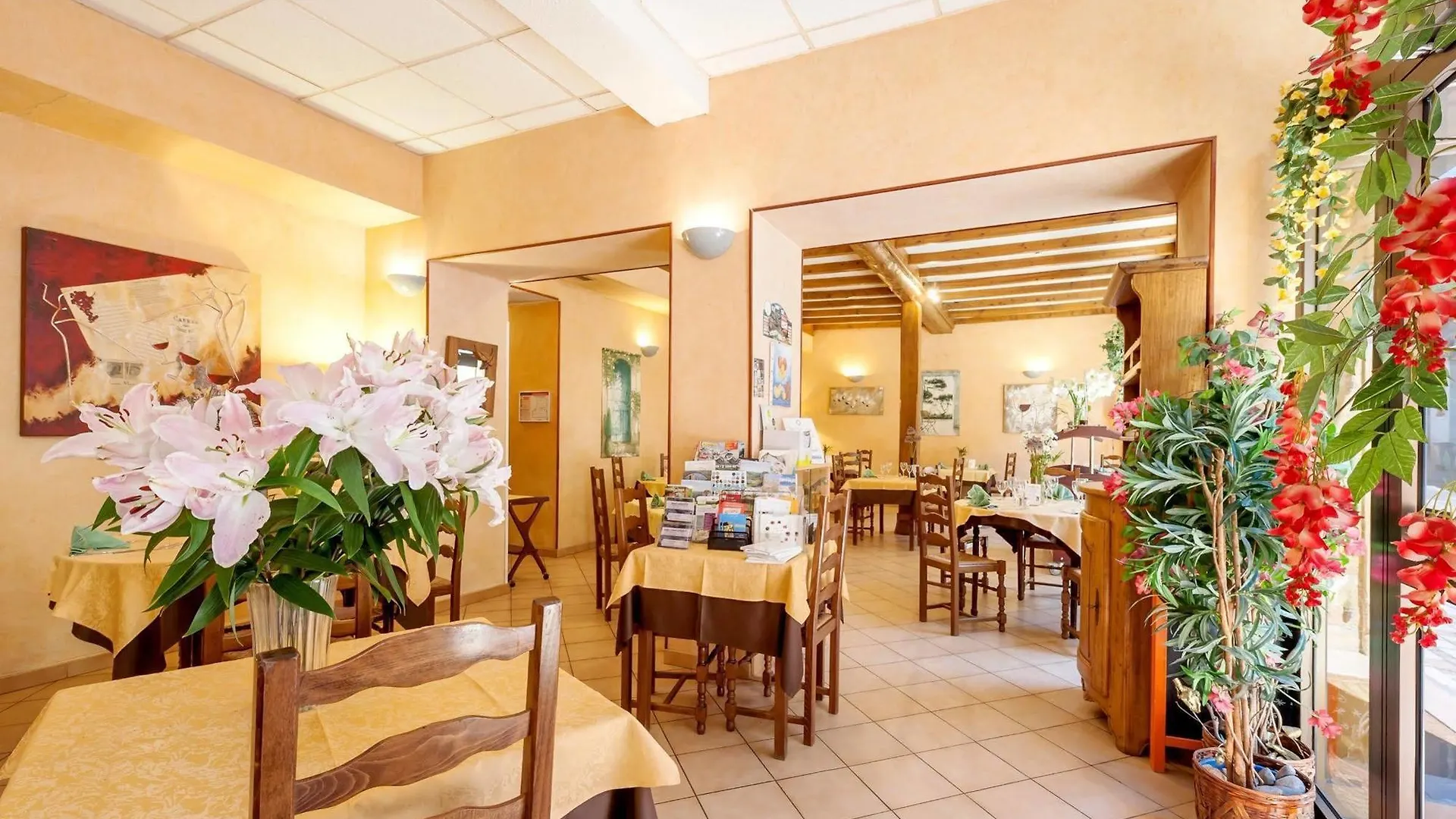 Le Saint Clement Hotel