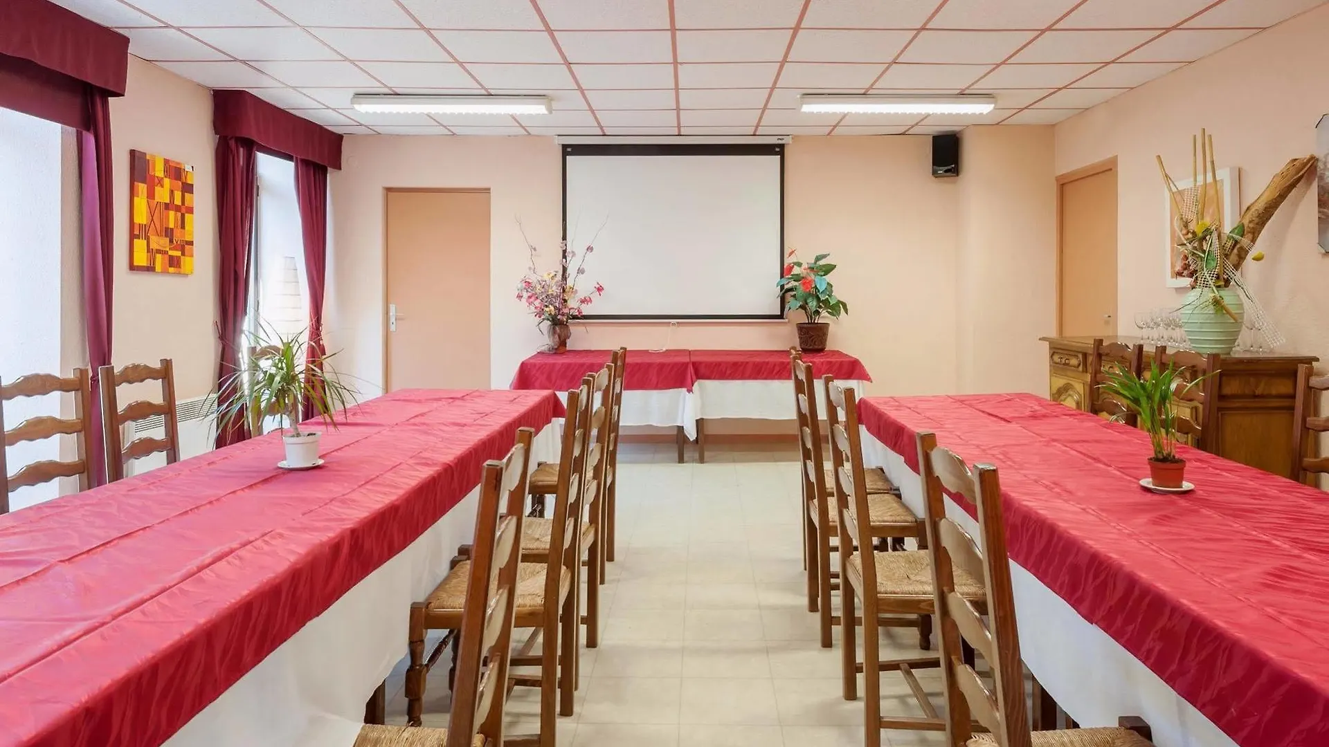Le Saint Clement Hotel 2*, Saint-Clement-sur-Valsonne France