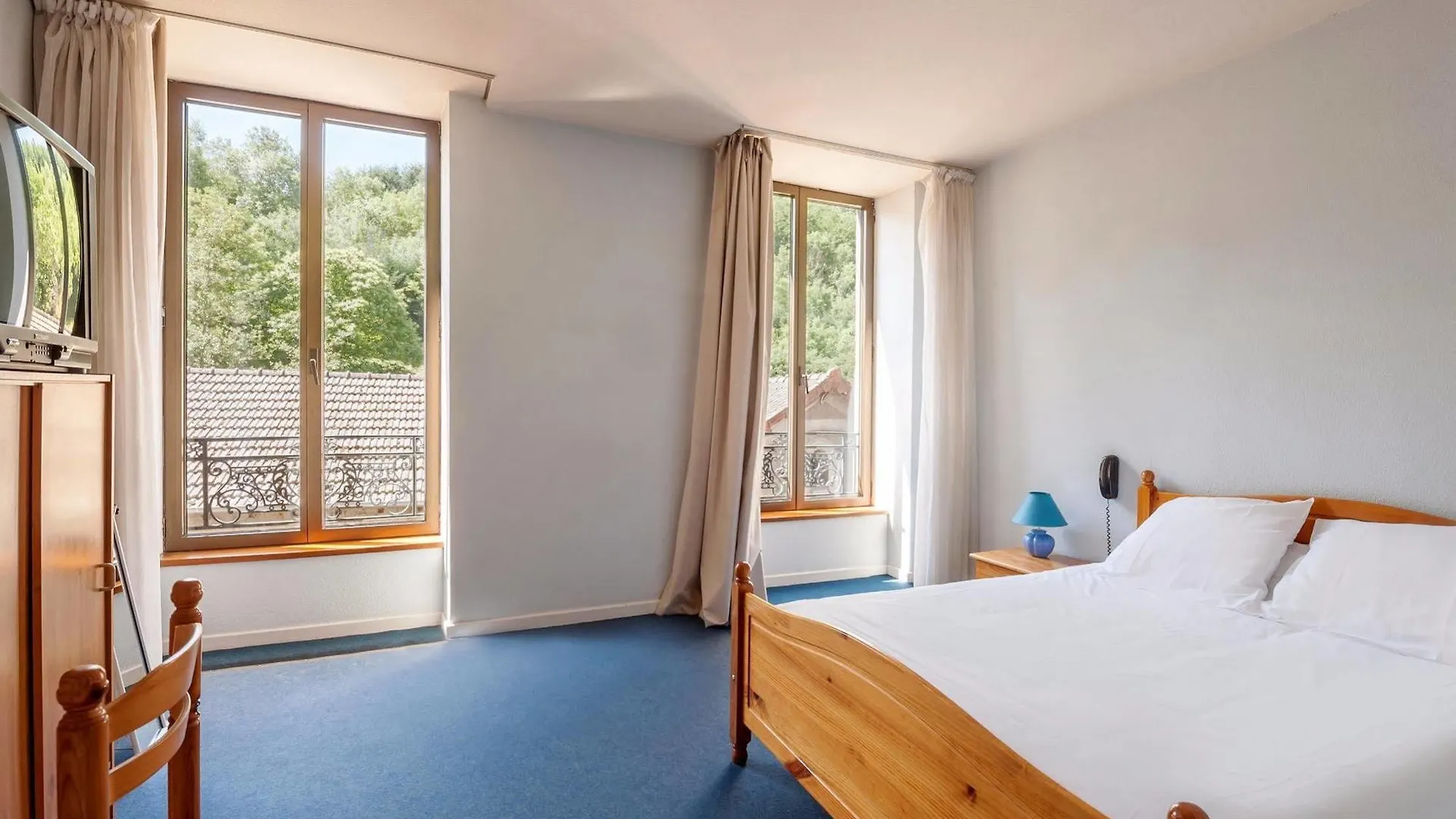Le Saint Clement Hotel 2*, Saint-Clement-sur-Valsonne